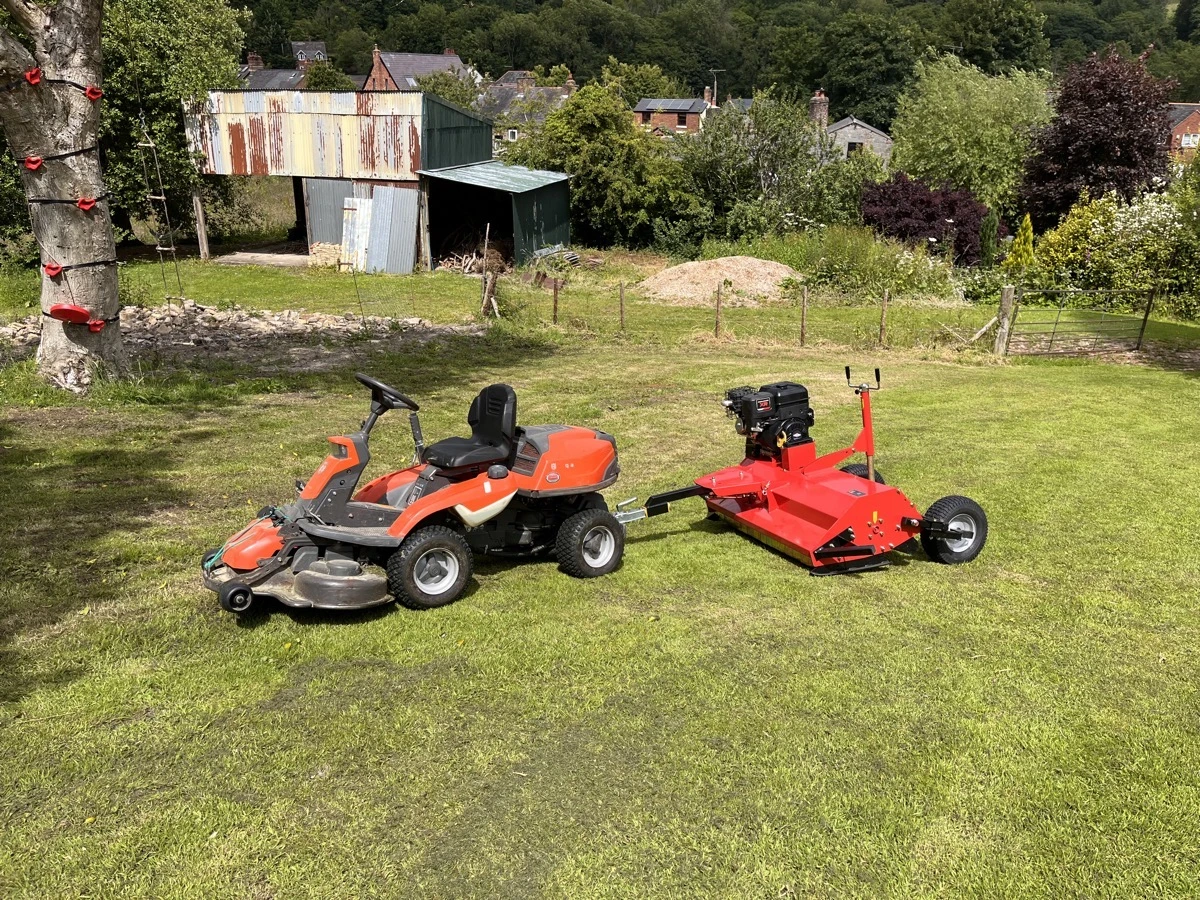 Mower towing the new flail