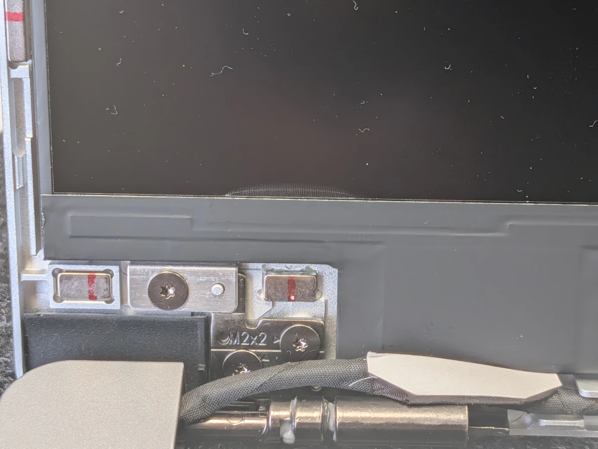 Framework screen separating (without bezel)