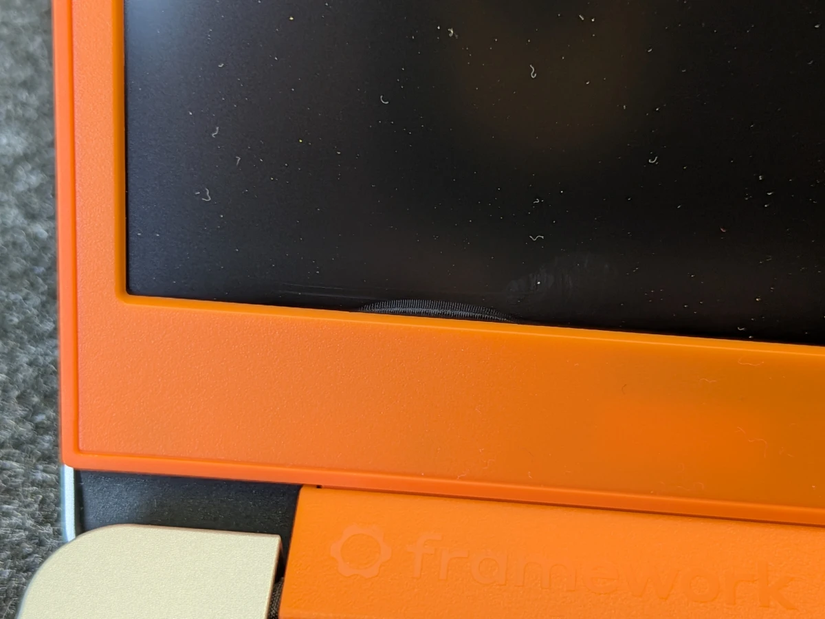 Framework screen separating (with bezel)