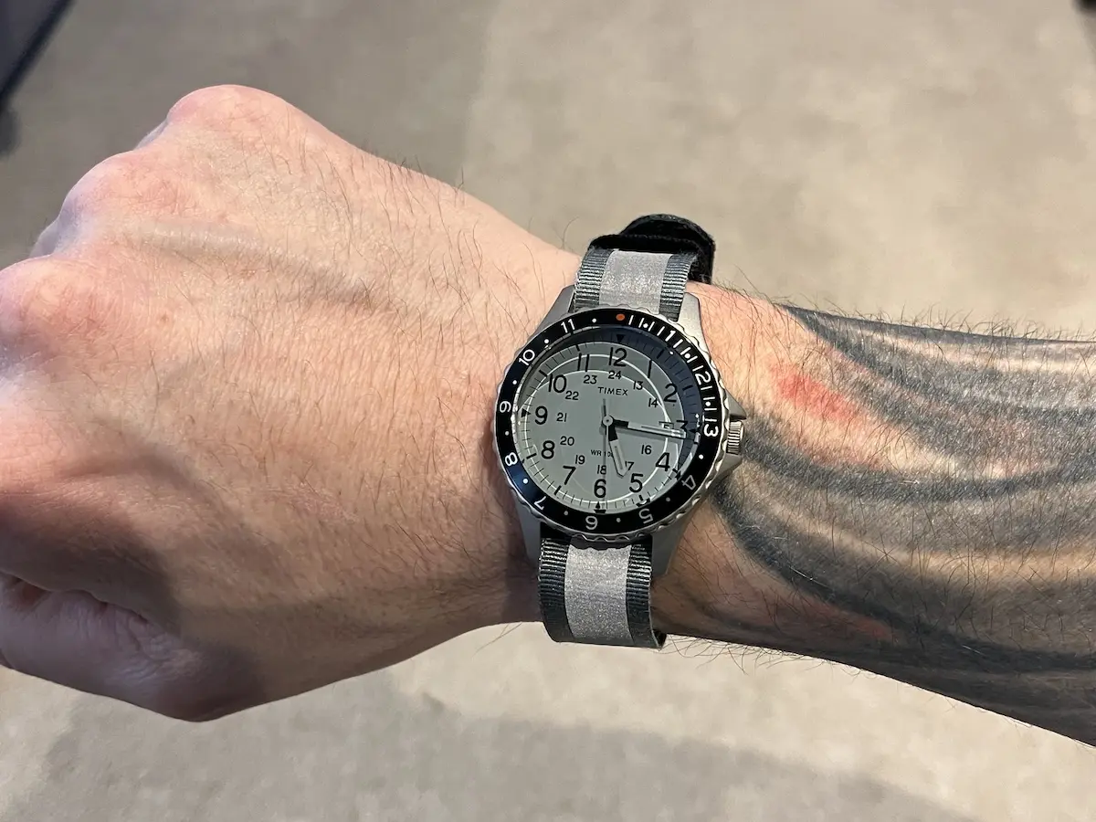 Timex Navi Ocean on grey reversable strap